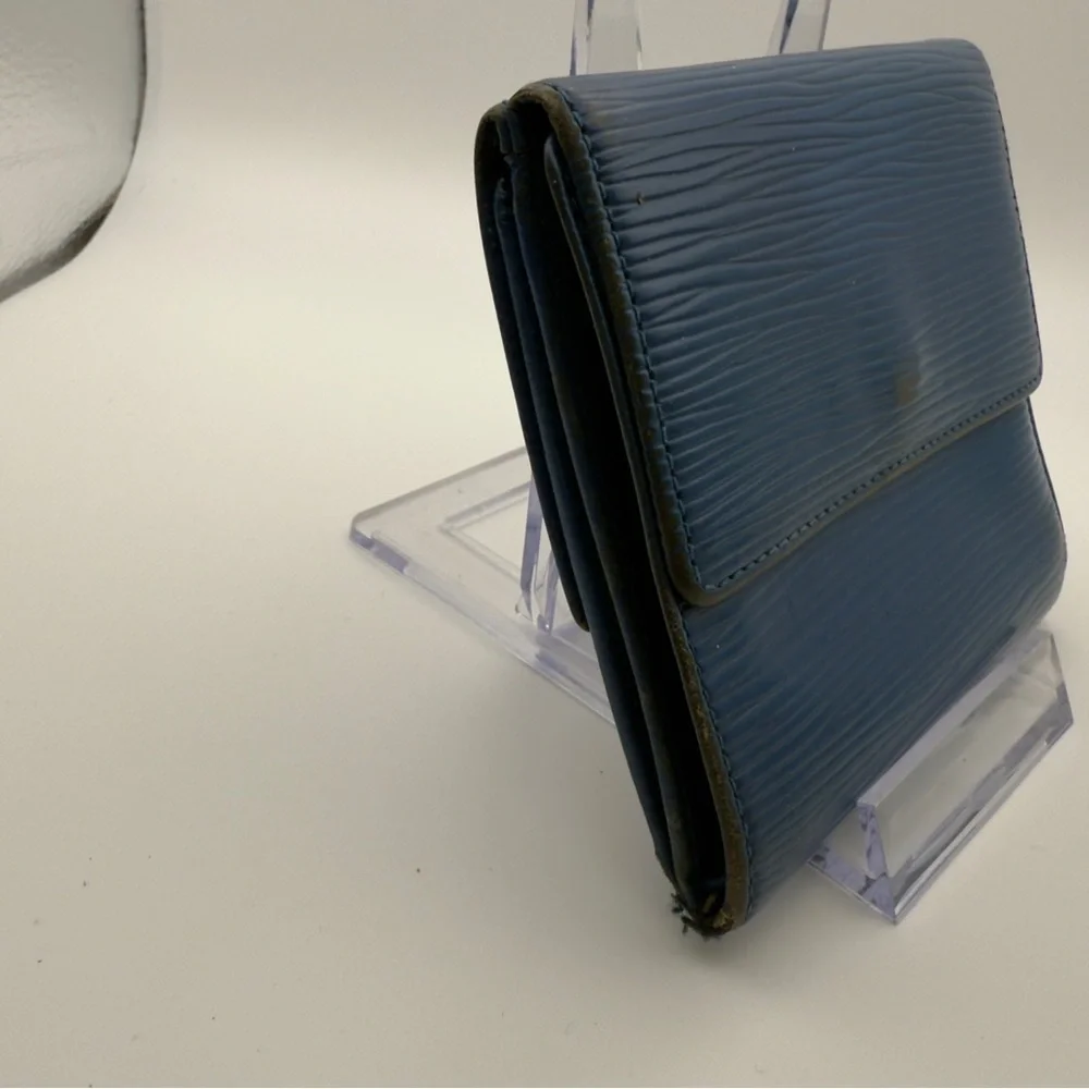 Louis Vuitton Blue Epi Leather Tri-Fold Wallet | Unisex | Pre-Owned |
